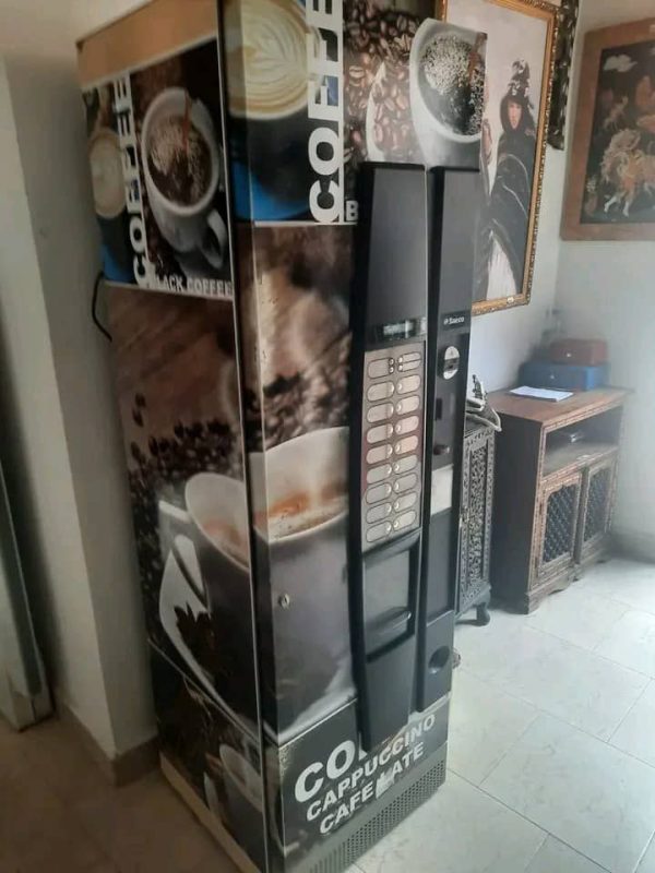 Coffee vending machine